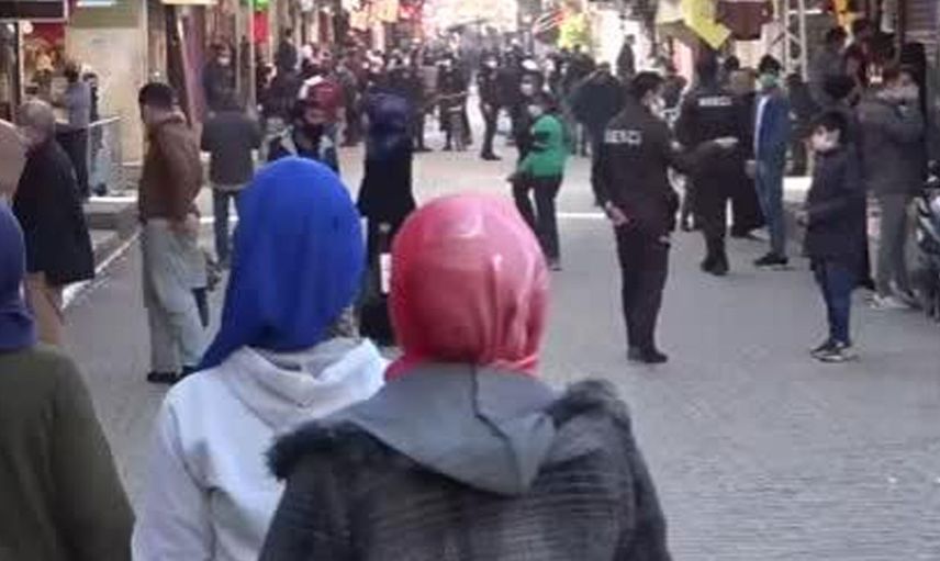 Antalya Manavgat'ta utandıran görüntüler! Genç kadın çırılçıplak sokakta dolaştı işte olayın perde arkası