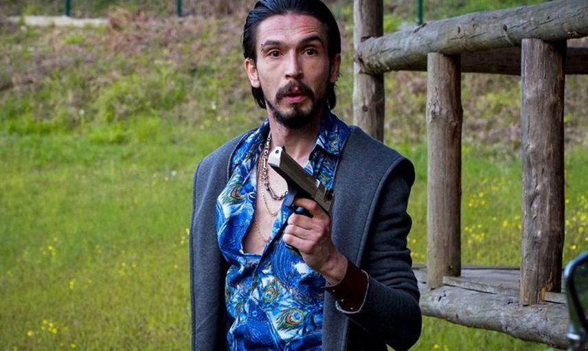 Cinsiyet değiştiren Ahmet Meli Yılmaz'dan mini elbisesiyle cesur pozlar!