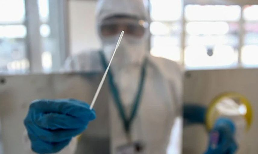 Aşı Yaptırdığı Koluna Aşıyı Emmesi İçin Sülük Yapıştırdı