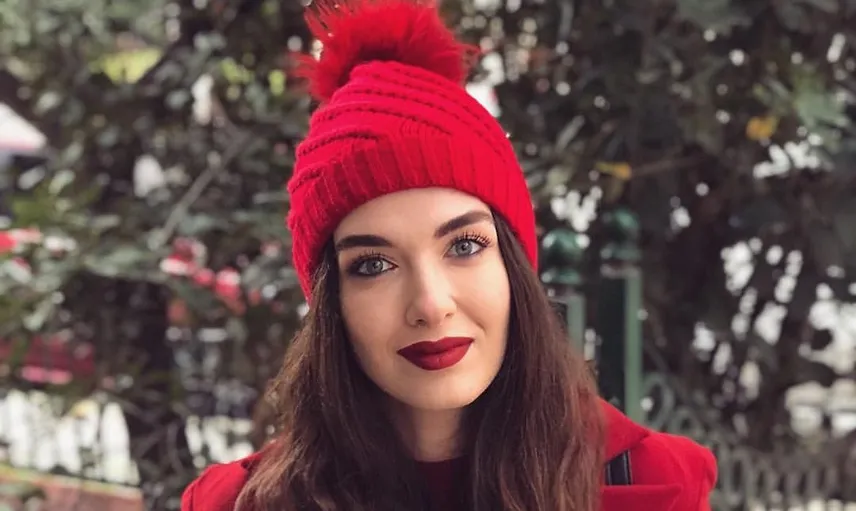 Aslıhan Güner Sarı Saçlarıyla Dikkat Çekti