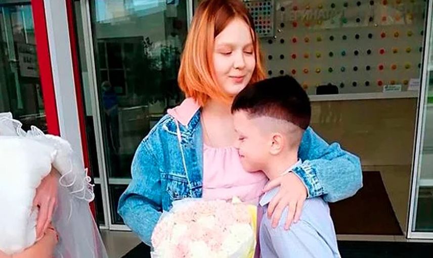 12 yaşındaki erkek arkadaşından hamile kalan 15 yaşındaki kızın garip hayatı