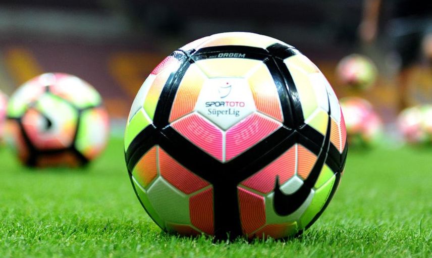 Avrupa'da Transferin Sona Ermesiyle Birlikte Takımsız Kalan 10 Yıldız Futbolcu!