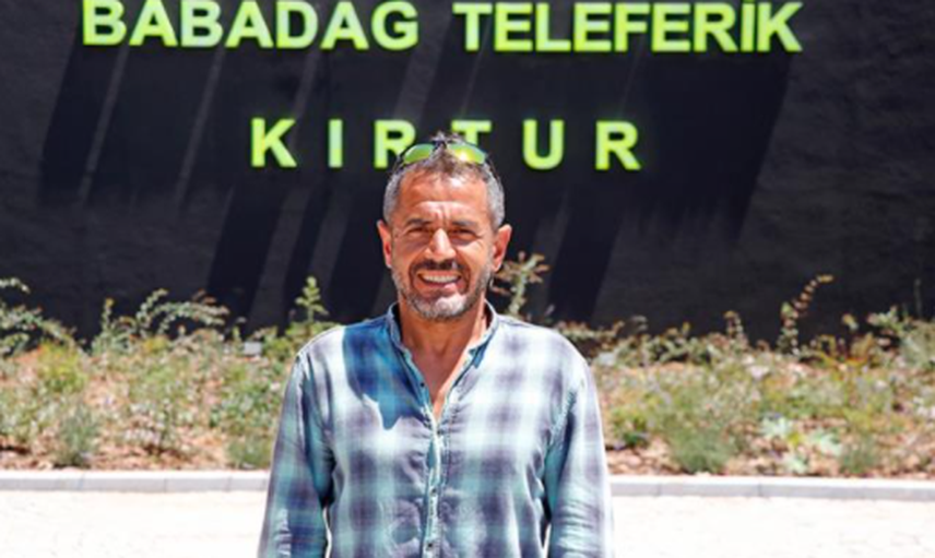Yarasa Adam Her Gün İşine Uçarak Gidiyor
