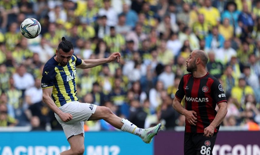 Erman Toroğlu Fenerbahçe - Fatih Karagümrük maçında futbolcuların oynadığı oyuna isyan etti!