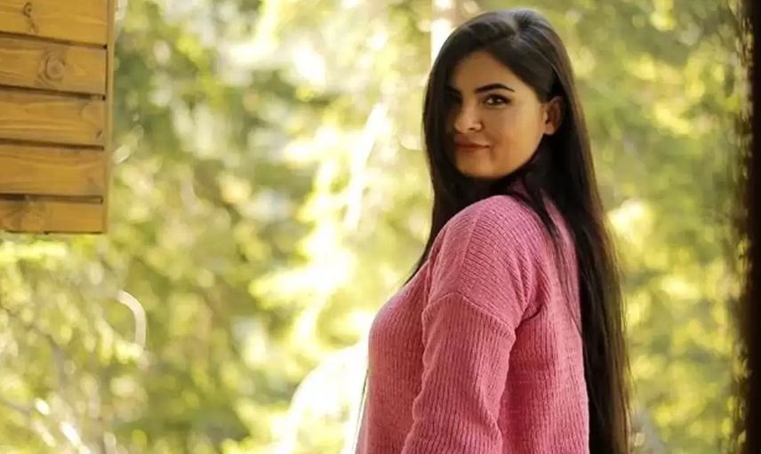 Gelin adayı Hanife Gürdal artık sınır tanımıyor! Sere serpe uzanıp...