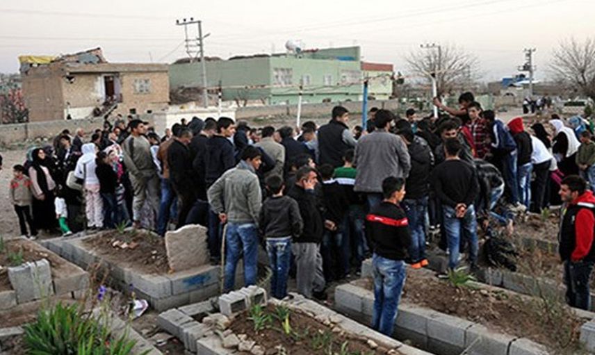 Çığlık sesleri geliyor diyerek mezarı korkarak açtılar