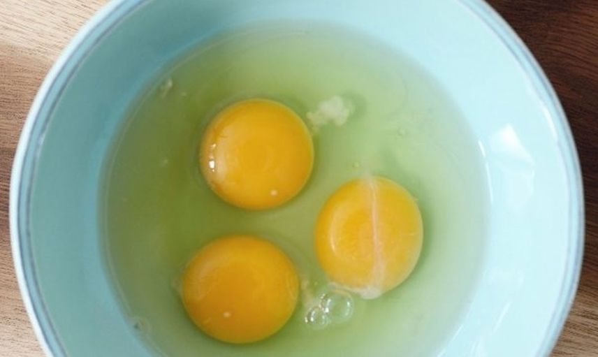 Yumurtanın içindeki ipliğe benzer beyaz şey nedir?