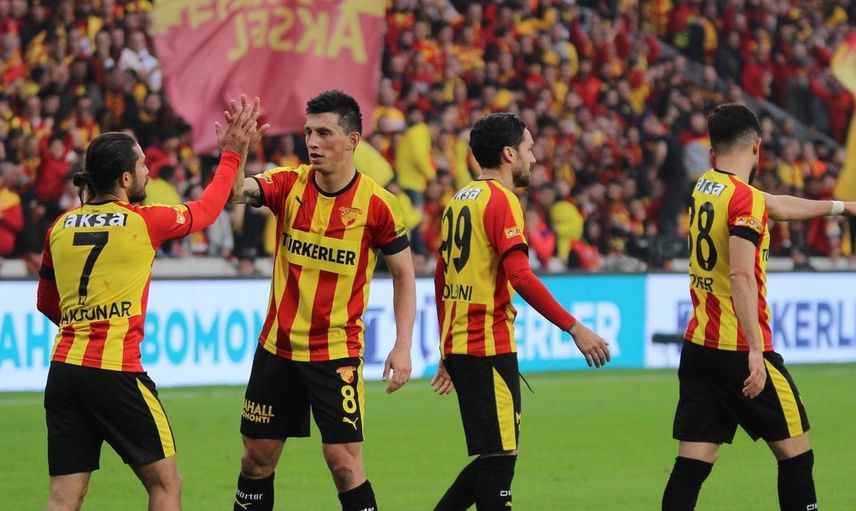 Göztepe formasıyla performansı