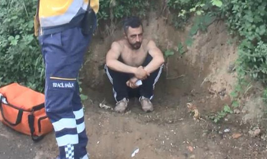 Babasıyla Tartışan Adam Kendini Jiletleyip Evi Ateşe Verdi