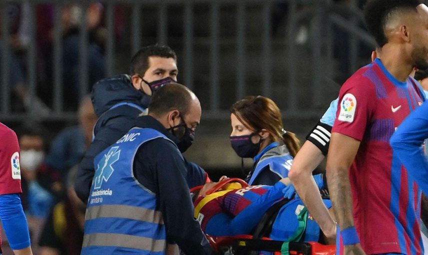 Barcelona - Celta Vigo maçında takım arkadaşı Gavi ile çarpışan Ronald Araujo bilincini kaybetti! Futbolcu acilen hastaneye kaldırıldı