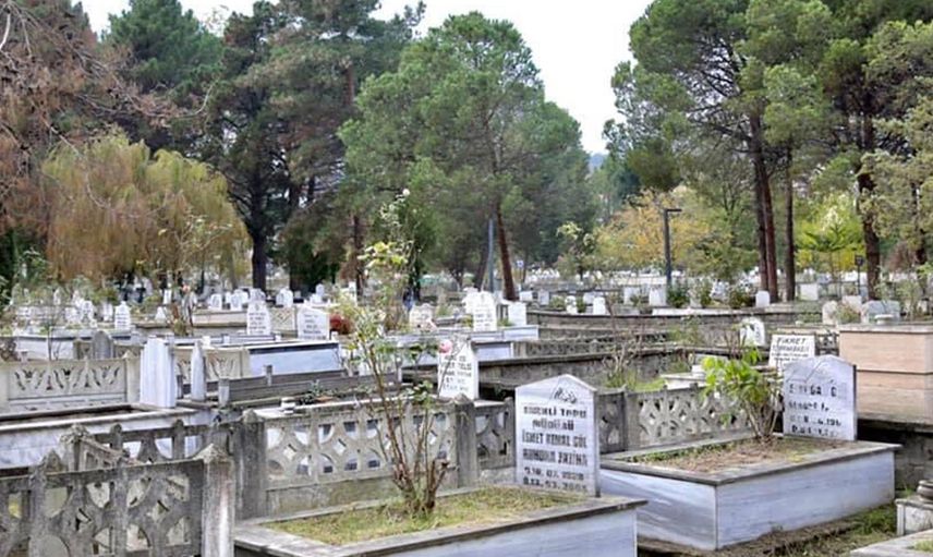 Baza Altında Kalan Kadının Ölümündeki Külotlu Çorap Detayı