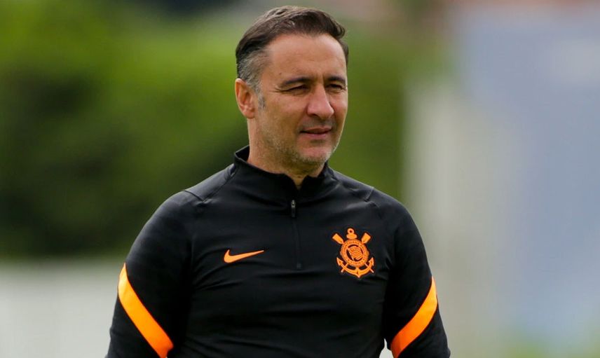 Fenerbahçe'nin eski teknik direktörü Vitor Pereira, Bright Osayi Samuel'i takımına transfer etmek istiyor!