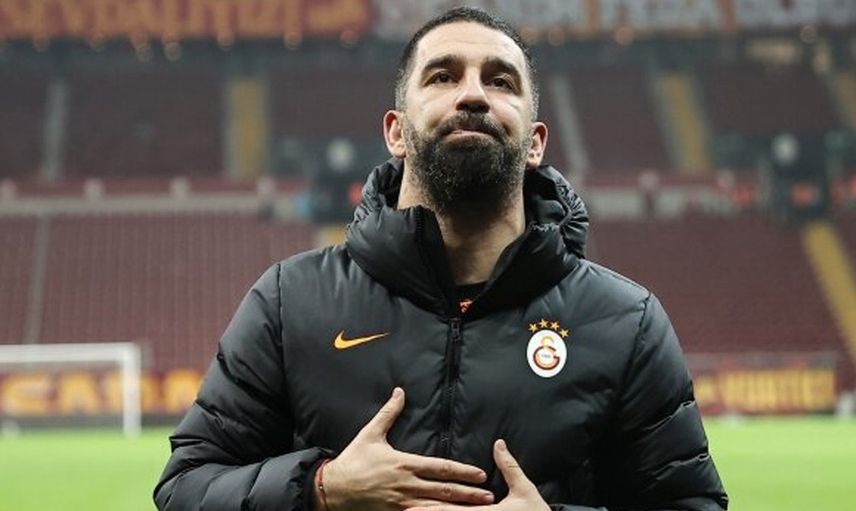 Galatasaraylı Arda Turan'ın Garsona Karşı Davranışı Gündem Oldu!