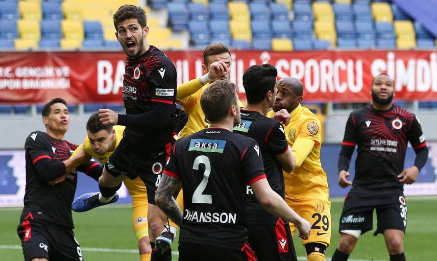 Beşiktaş ve Fenerbahçe Arda Kızıldağ'ı Kadrosuna Katmak İstiyor!