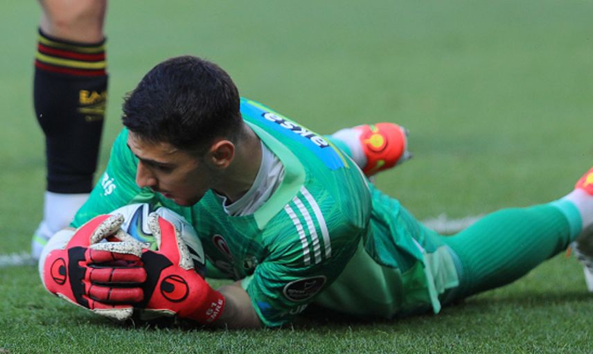 Beşiktaş'ın Süper Lig'de Göztepe ile oynadığı maça damga vuran Emre Bilgin'in siyah beyazlılara transfer olma süreci ilgi çekti!