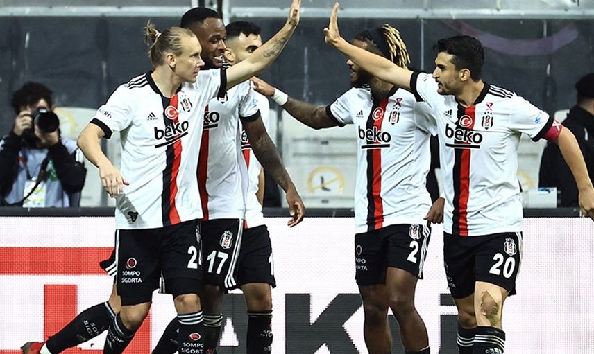 Beşiktaş'ın Yıldızı Cyle Larin Premier Lig'e Transfer Olmaya Sıcak Bakıyor!