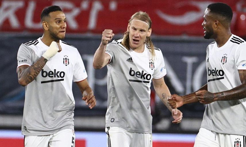 Beşiktaş'ta Cyle Larin, Domagoj Vida ve Josef de Souza'nın İç Transferinde Problem Yaşanıyor!