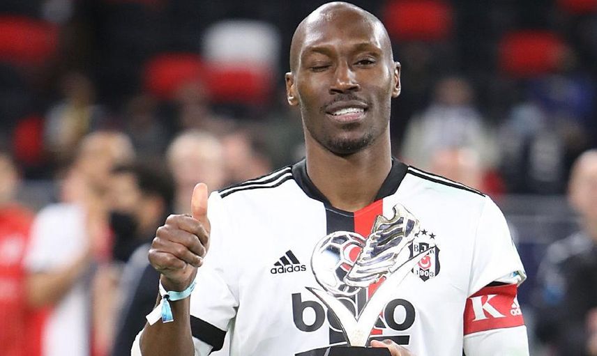 Beşiktaş'ta Cyle Larin'in Transferi İçin Atiba Hutchinson Devreye Girdi!