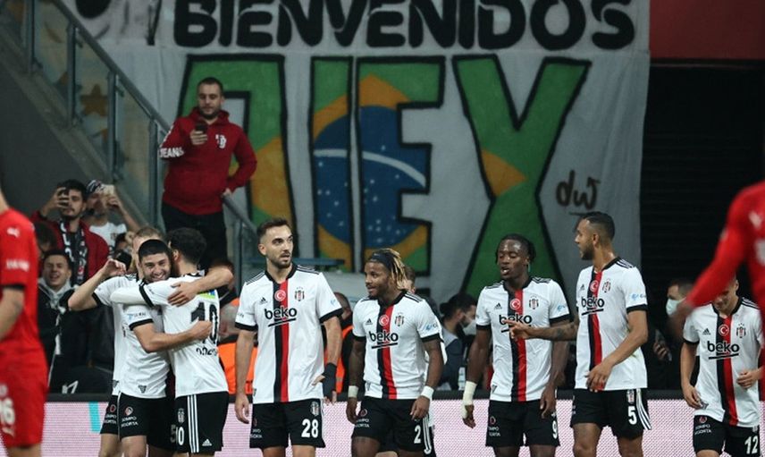 Beşiktaş'ta Güven Yalçın İle İlgili Sıcak Gelişmeler Yaşanıyor!