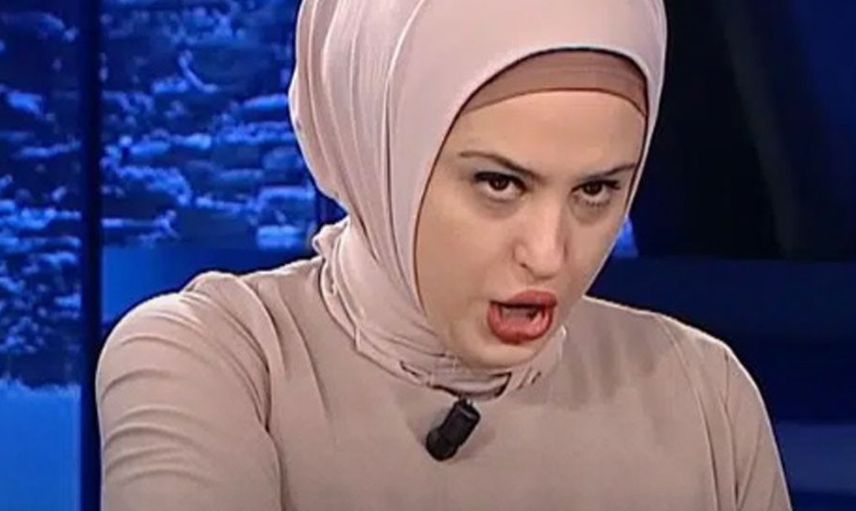 Her Açıdan YouTube kanalında cin çıkaran Pelin Hürman'ın rakı masasında başı açık fotoğrafları ortaya çıktı! 'Cin çıkarıyorum ayağına bizi yemiş bu da'