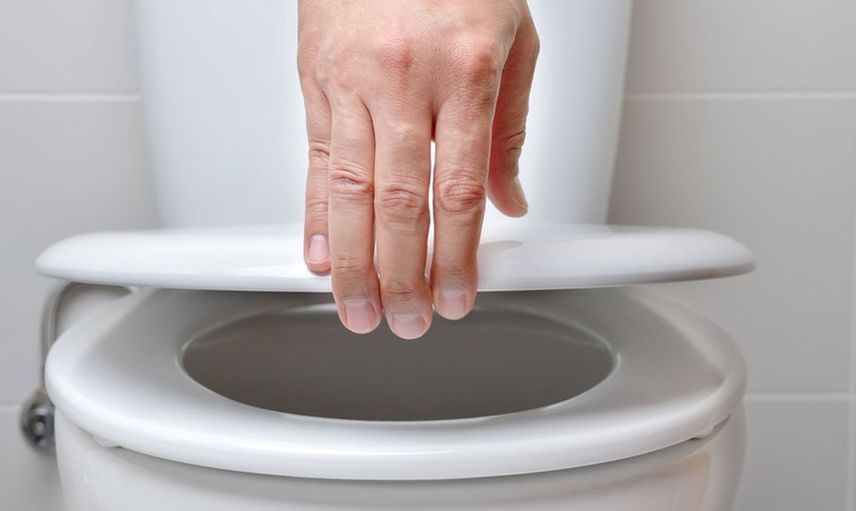 Birçok kişi bunu bilmiyor! Sifonu çektikten sonra klozetin kapağını kapatmamak o hastalığa neden oluyor