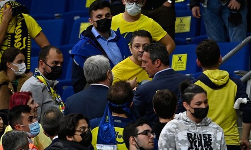 Fenerbahçe Beko - Barcelona Maçı Sonrası Ali Koç İle Taraftarlar Arasında Tansiyon Yükseldi!