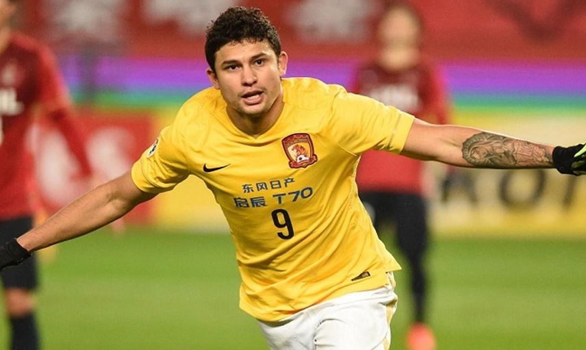 Beşiktaş Golcü Transferinde Gözüne Elkeson'u Kestirdi!