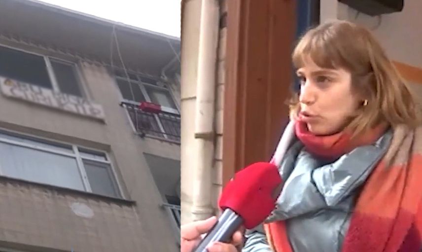 Bu evi gören almaktan vazgeçiyor pankarta yazdığı yazı herkesi uzaklaştırıyor