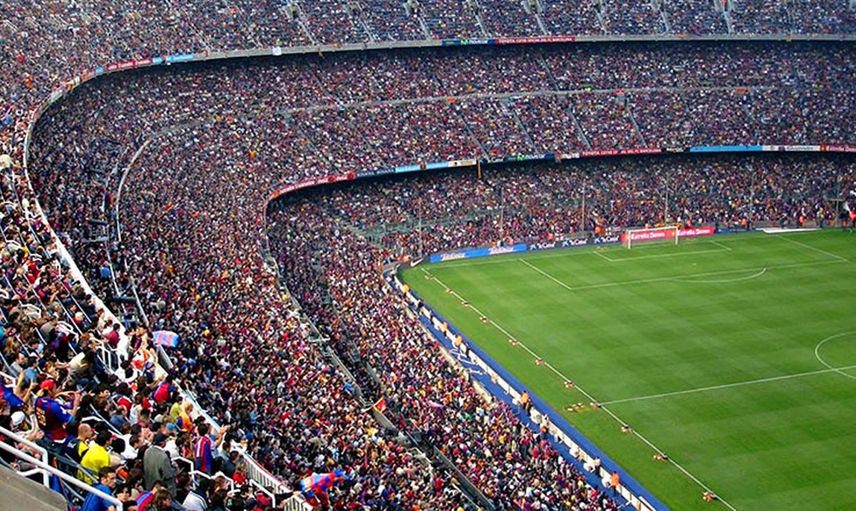 Bu kadarı da olmaz! Tribünde cinsel ilişkiye girdiler polisler müdahale etti