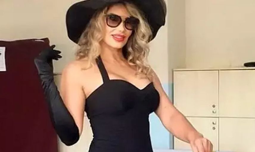 Bu sene ki seçim kombini akılara zarar! Şarkıcı Hatice'nin oy vermeye giderken giydiği kıyafet olay oldu