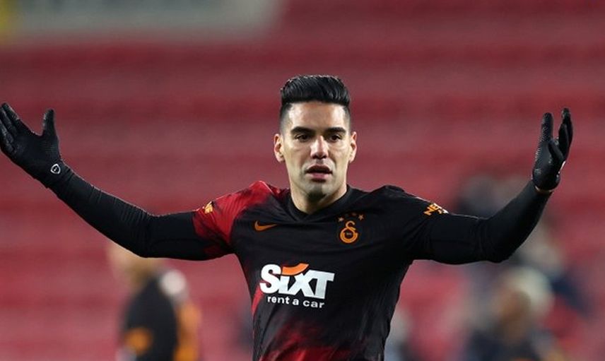 Burak Elmas Galatasaray'dan Ayrılan Radamel Falcao'nun Maliyetini Açıkladı!