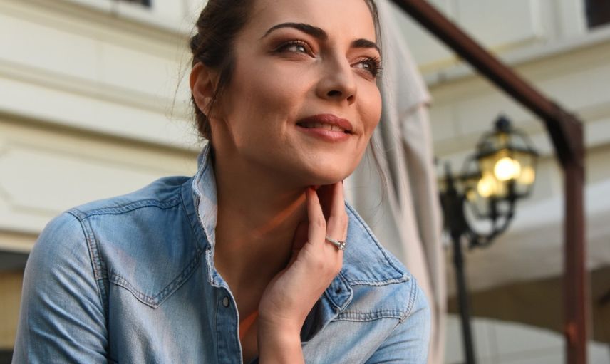 Burcu Kara Arıların Saldırısına Uğradı