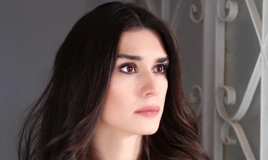 Türkan Şoray’ın Rolü için Burcu Kıratlı ve Biran Damla Yılmaz Kapışıyor