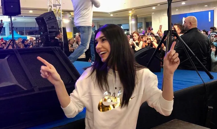 Sinan Akçıl ve Burcu Kıralı Boşanıyor