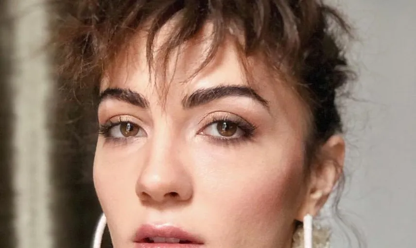 Burcu Özberk’ten Pozitif Paylaşım