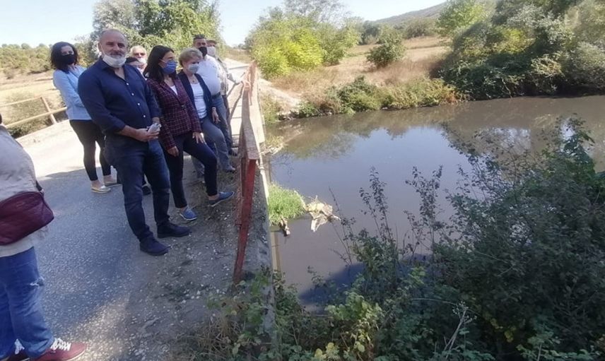Bursa'da Bulunan Köye Gelenler Dakikalar Sonra Burnunu Tutarak Kaçıyor