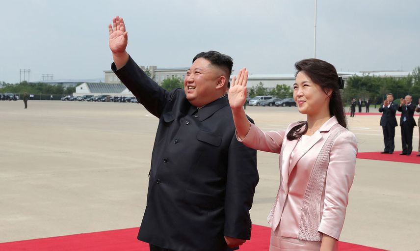 Kim Jong-un'un eşinin üstsüz fotoğrafları sızdırıldı