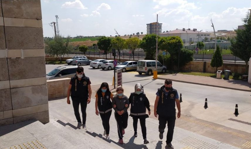 Uşak'ta Kocasını 3 Yerinden Bıçakladı: Cinayet Sebebi Ortaya Çıktı!
