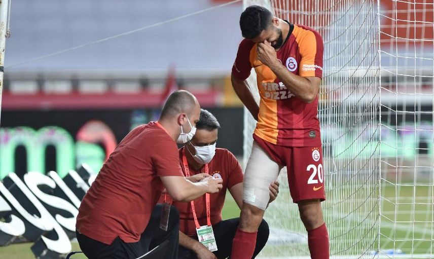 Emre Akbaba'nın Peşini Sakatlıklar Bırakmadı!