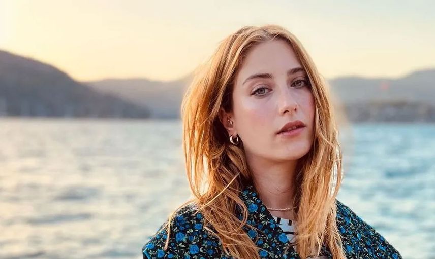 Hazal Kaya'dan kafaları karıştıran paylaşım