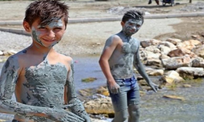 Kükürtlü Su Havuzunun Ününü Duyan Antalya’ya Geliyor Ama Bir Dakikadan Uzun Kalamıyor