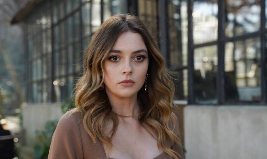 Melis Sezen açıldıkça açıldı! Üstünde ne var ne yok çıkardı