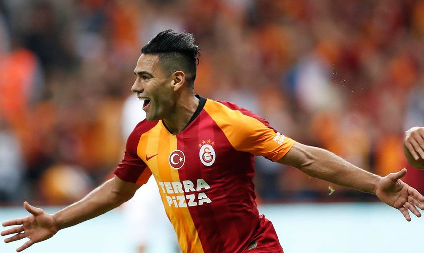 Radamel Falcao’nun Transferinde Eşinden Dikkat Çeken İpucu!