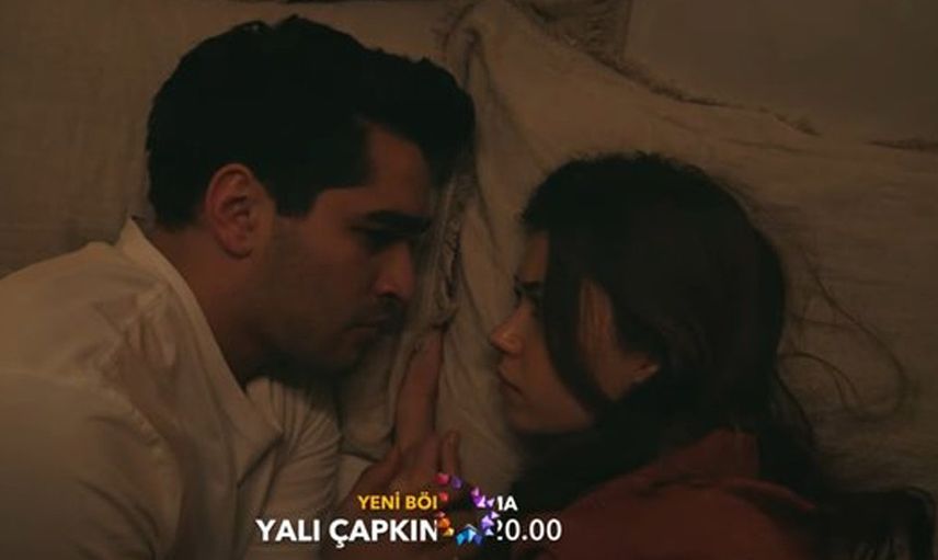 Yalı Çapkını dizisinde romantik anlar! İkilinin ateşi ekran başındakileri yaktı
