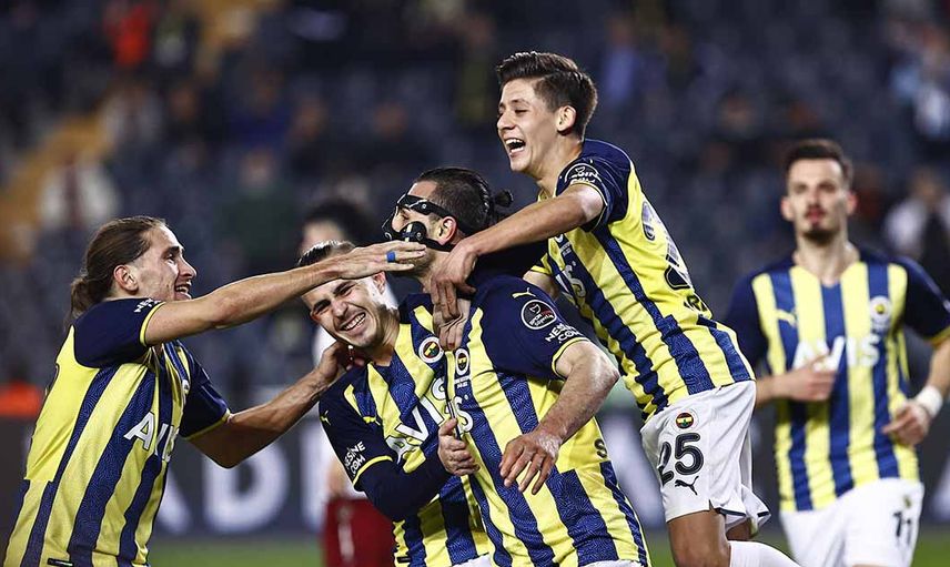 Fenerbahçe'nin Hatayspor Karşılaşmasında Arda Güler İle Serdar Dursun Arasında Dikkat Çeken Diyalog