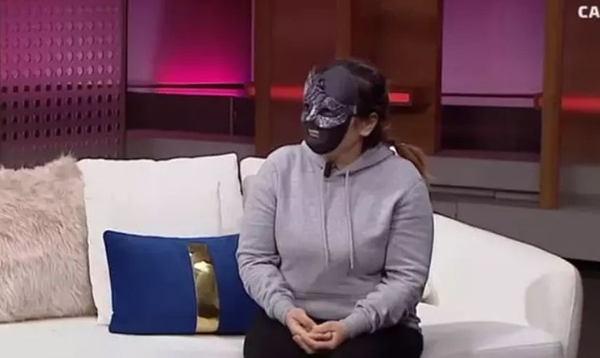 Esra Ezmeci ne diyeceğini bilemedi: Maskenin ardından öyle bir itirafta bulundu ki! ''Eşimin abisiyle...''