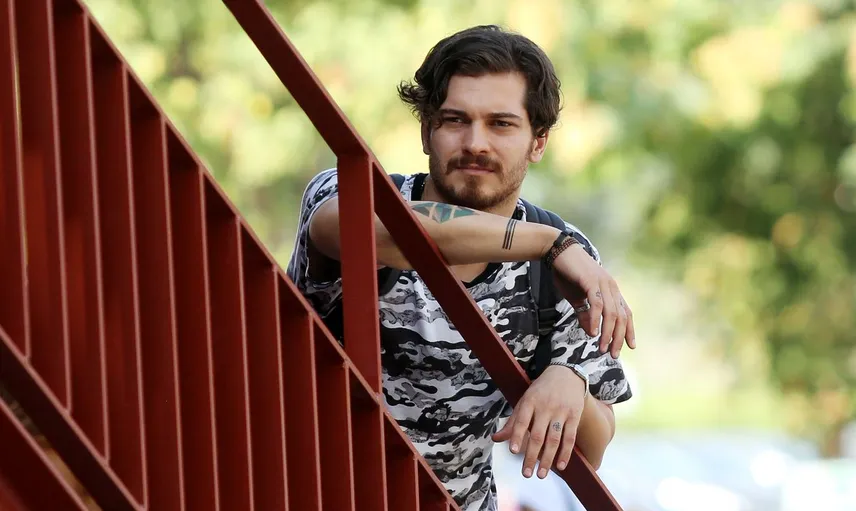 Çağatay Ulusoy Askerlik Pozunu Paylaştı