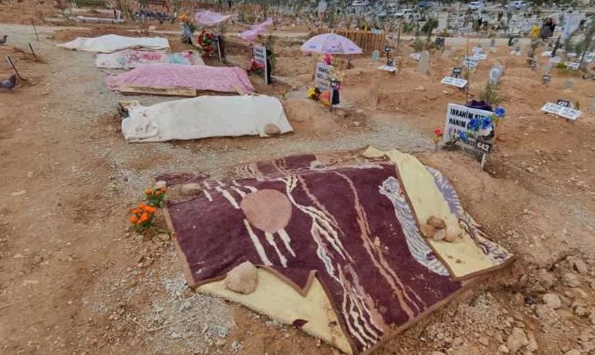 Deprem bölgesinden gelen görüntüler herkesi duygulandırdı: Türkiye’nin en buruk bayramı