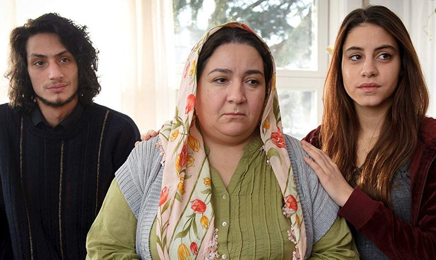 Beyin Tümörü Teşhisi Konulan Oyuncu Hülya Uyar Sosyal Medyadan Paylaşımda Bulundu
