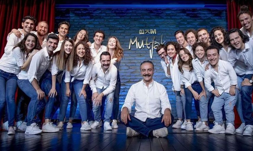 Çok Güzel Hareketler 'de İkinci Deprem: 19 Kişi Ekipten Ayrıldı